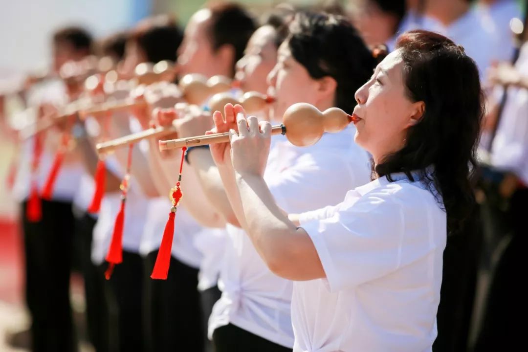 吹葫芦丝不能让你大富大贵但可以让你活得精彩