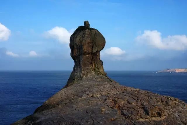 一道狹窄的裂縫江西臺島的東北角隔成一個島中之島而人們一般並不會