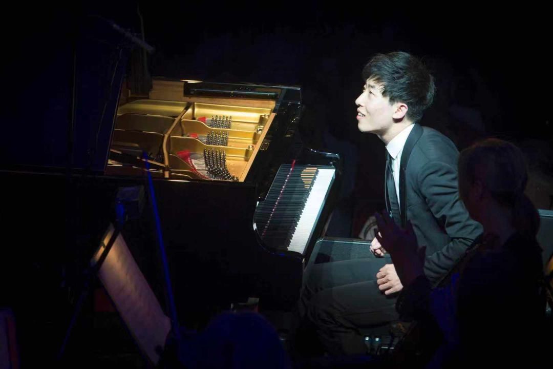 这位被英国查尔斯王子亲邀演奏的旅英中国钢琴家值得令我们骄傲