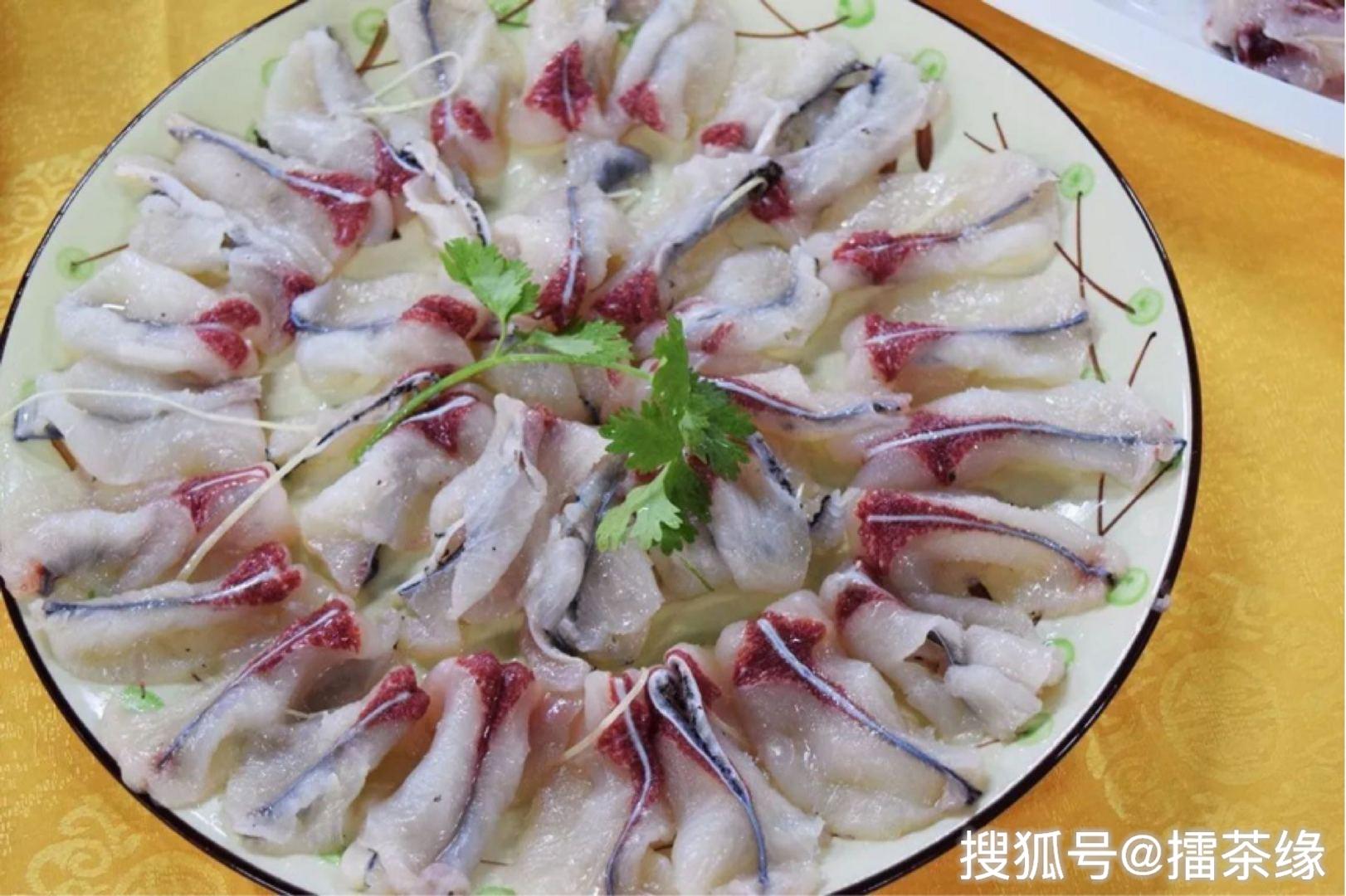 新鲜进货,保证鲜味十足采用水库吊水大头鱼无骨鱼各种特色美食,都可以