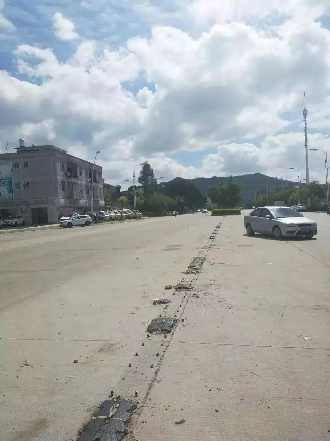 南安市区江北大道四车连撞 |  南安市2019年秋季中小学教师资格认定