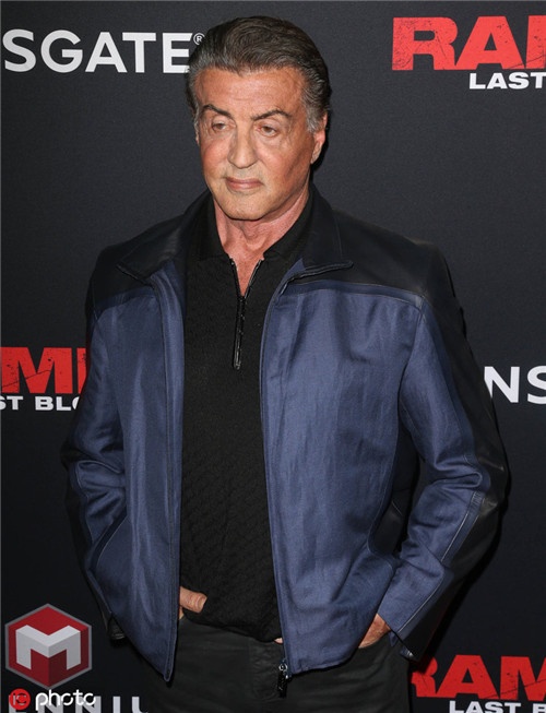 廉颇未老!73岁史泰龙亮相《第一滴血5》首映礼