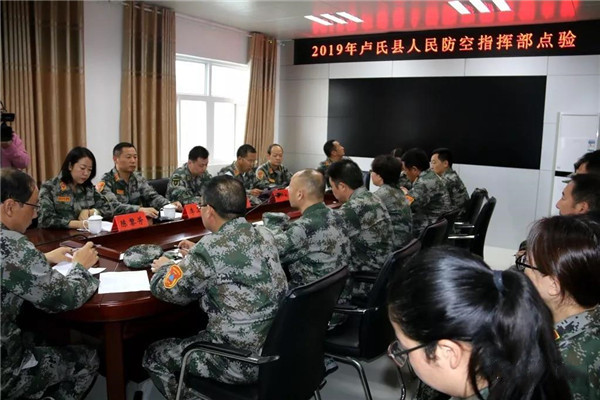 县委常委,副县长李卫林,县人武部部长靳军出席点验活动,县人防指挥