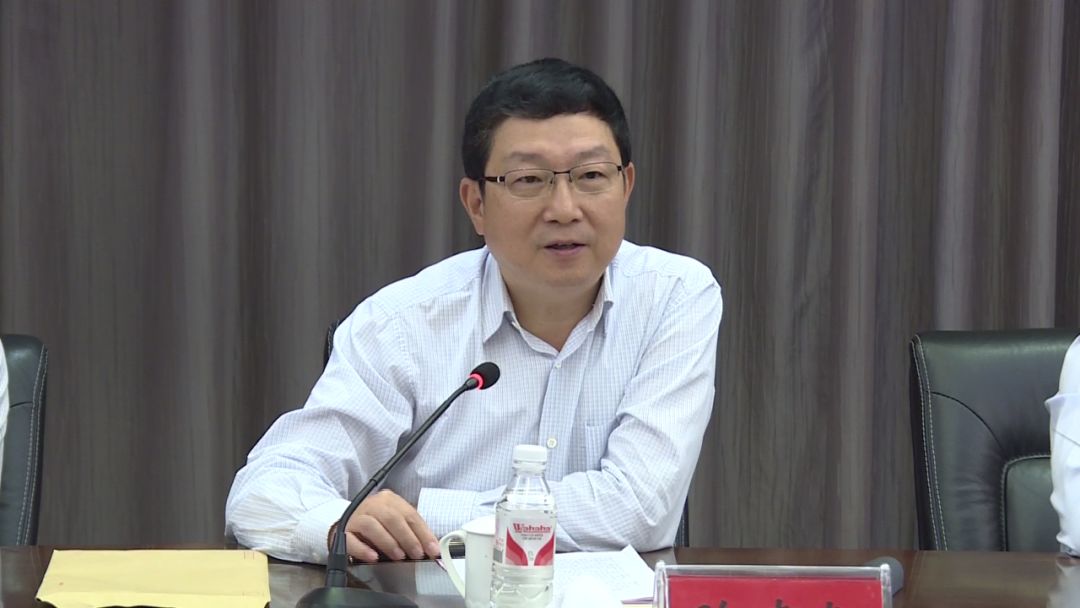 陈连凯表示,巫溪全力支持电网建设,在项目用地,电力设施保护,安全用电