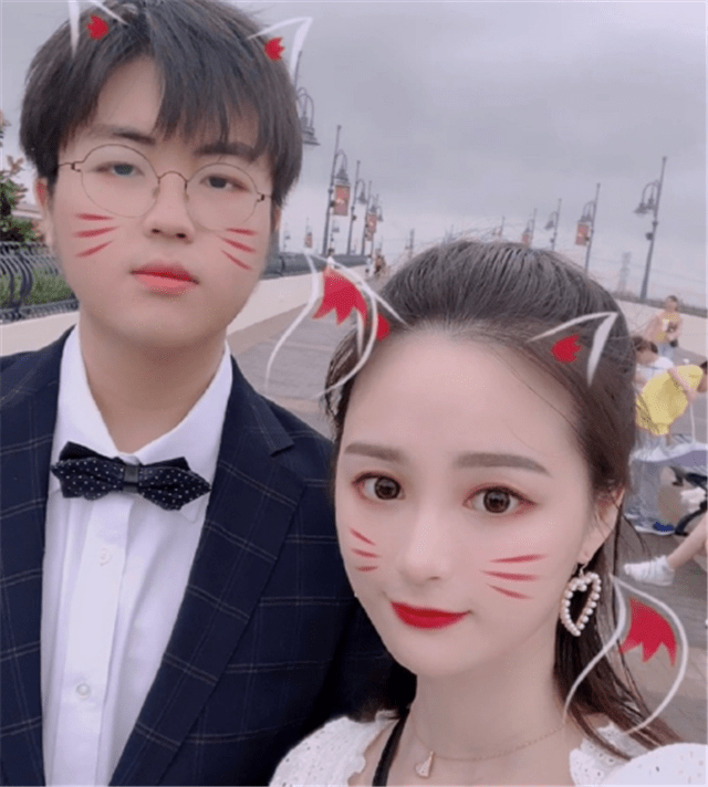 letme翻出姿态旧照忍不住大呼恶心肥宅样子太真实