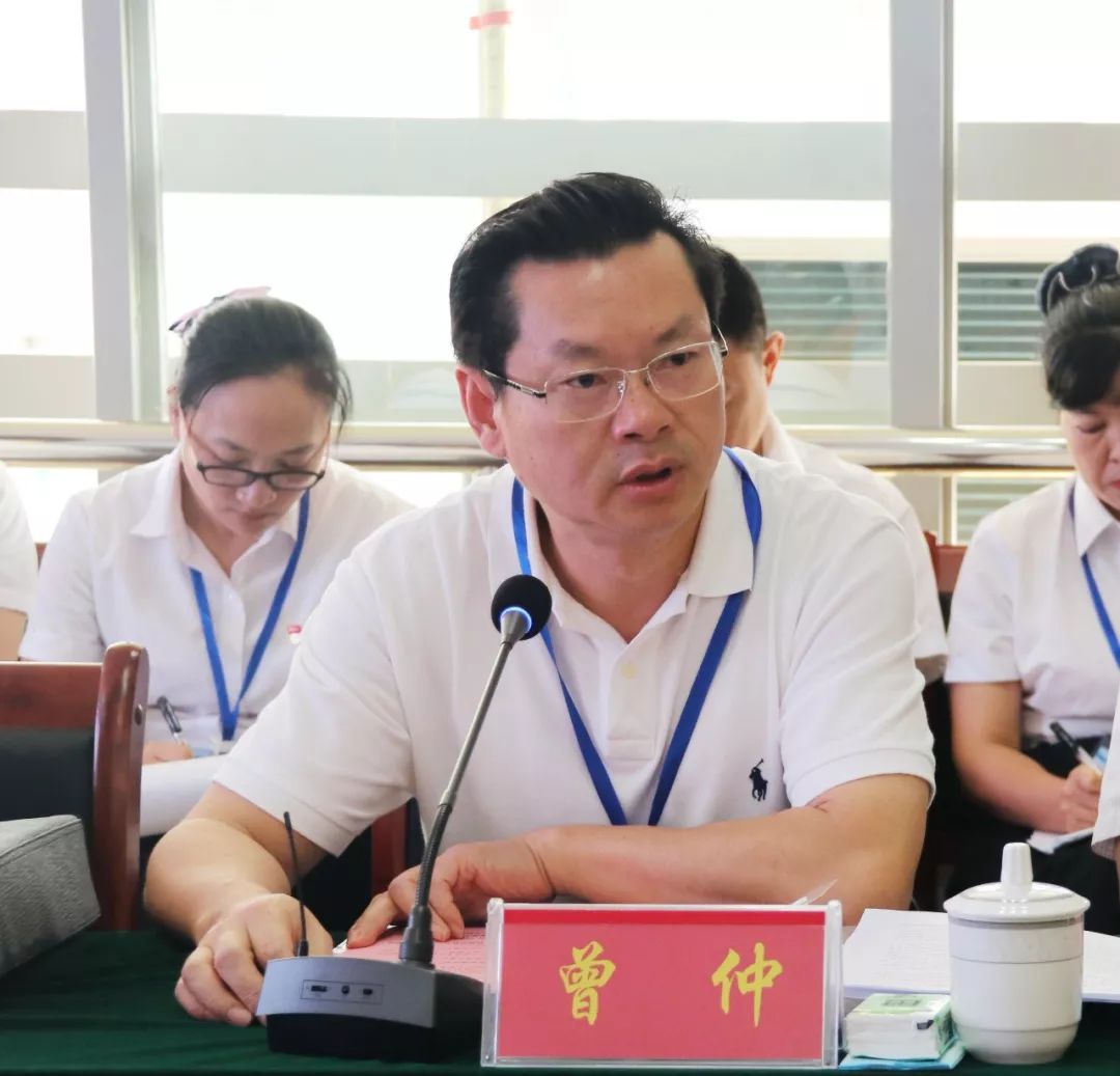 院长,验收工作组组长曾仲对本次县级公立医院提质达标验收的背景意义