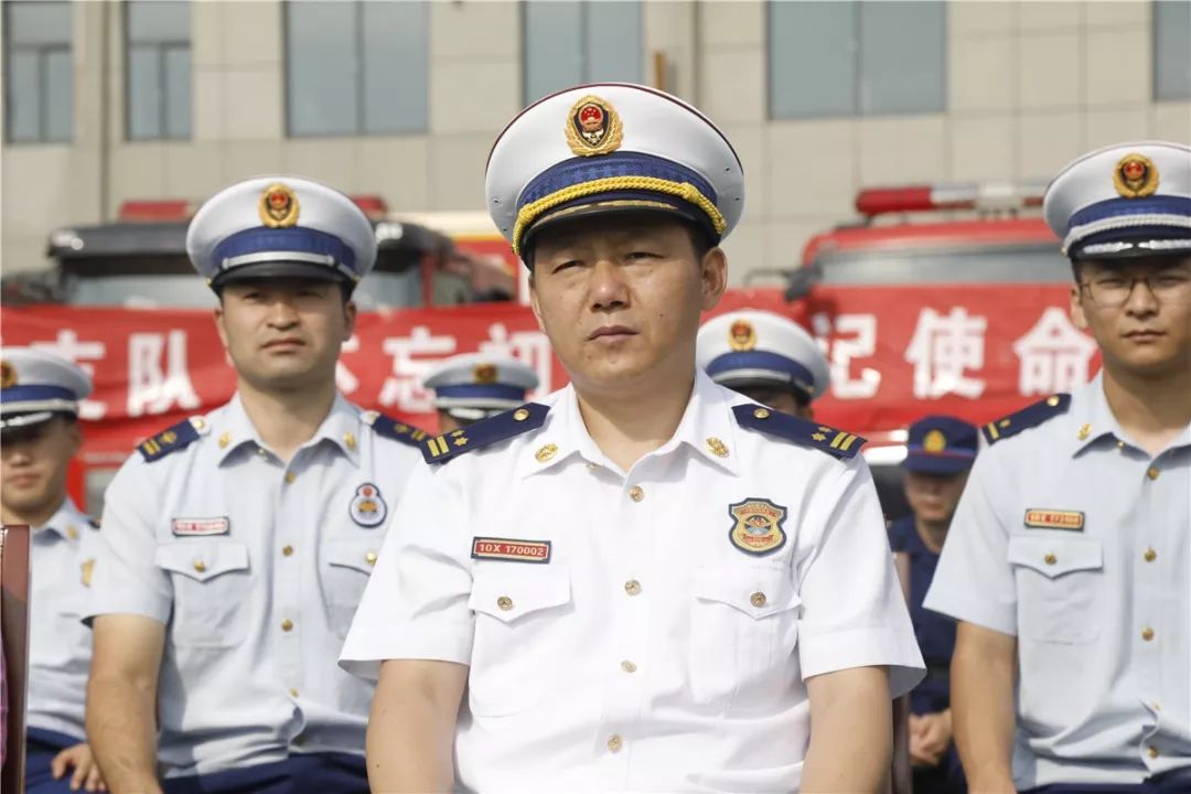 传承雷锋精神赓续初心使命连云港消防开展举行不忘初心牢记使命暨弘扬