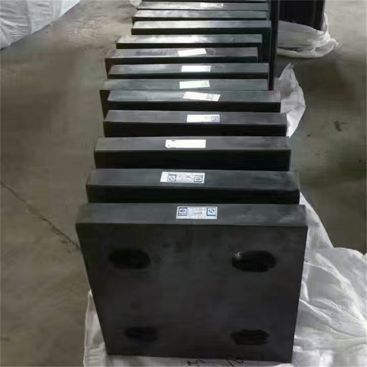 矩形350*350*87制造工厂gjz板式橡胶支座是由多层橡胶与薄钢板镶嵌,粘