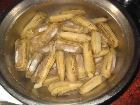 蛏(cheng)子螺肉多壳薄,很好吃.