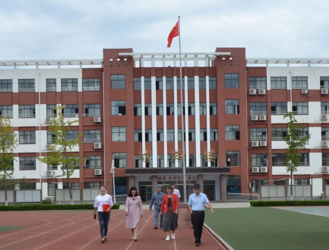 临沂东城实验小学图片