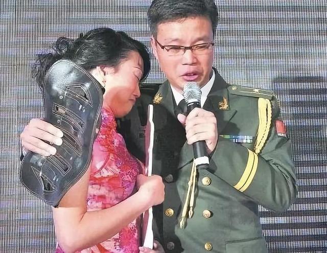 王迅的渣男之路:糟糠之妻癌症去世,小三背后有小四_魏臻