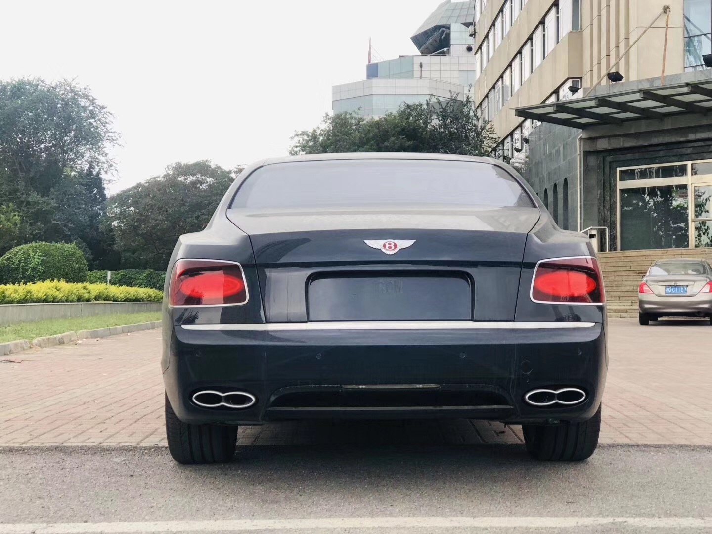 18款67帝67王蓝宾利67飞驰v8s五座