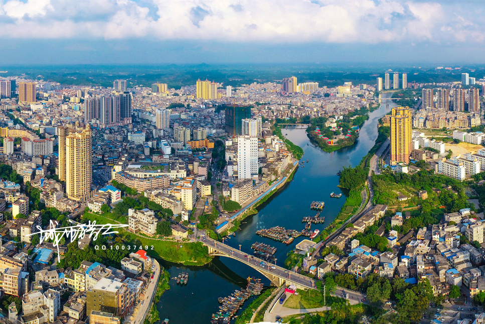 航拍防城港母亲河防城江