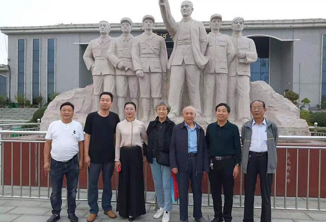 将门之女祭英烈一一一唐河志愿服务联合会风采