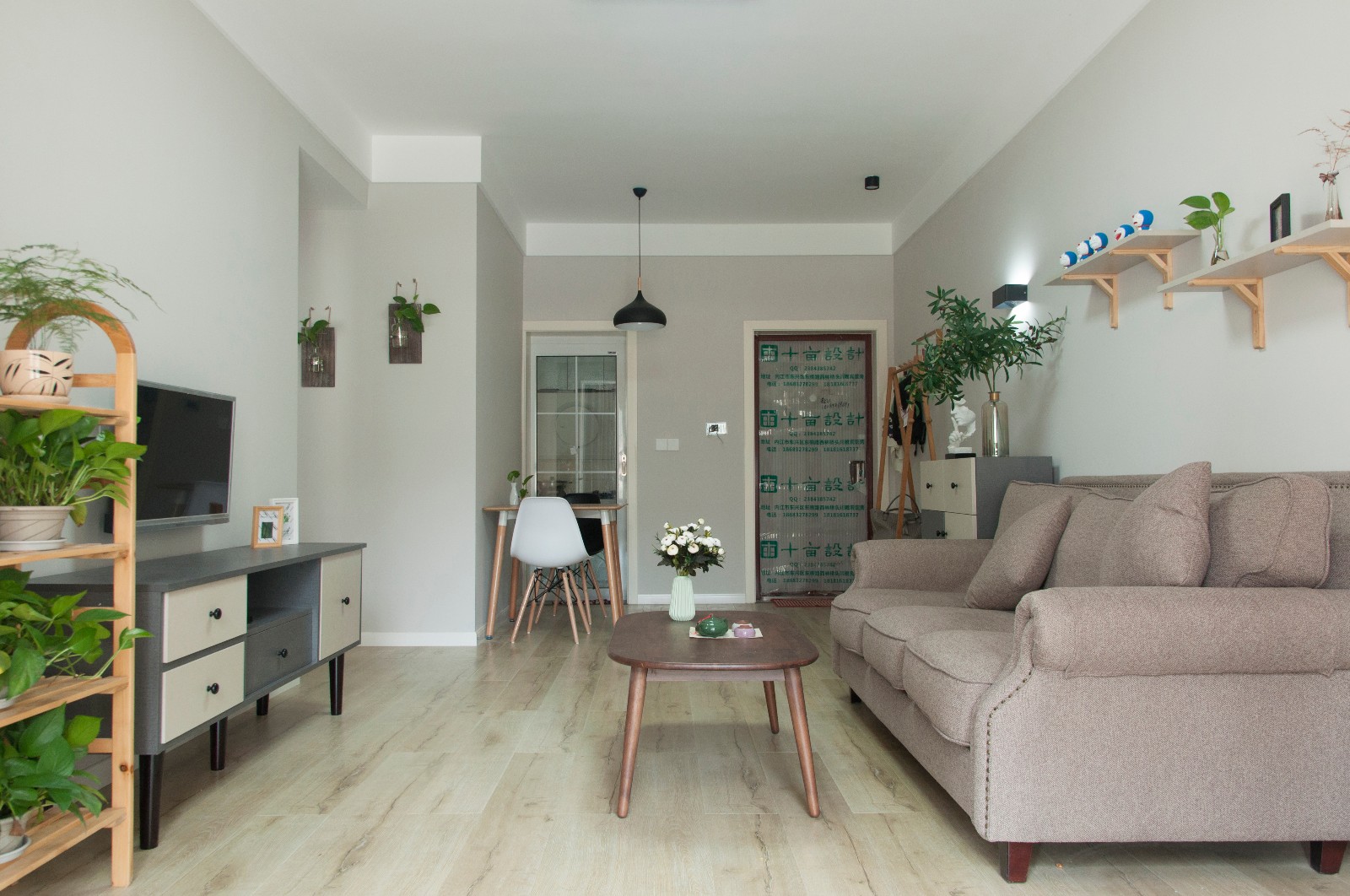 没钱简装67㎡北欧风,不吊顶大白墙,简单清爽又温馨,漂亮极了!