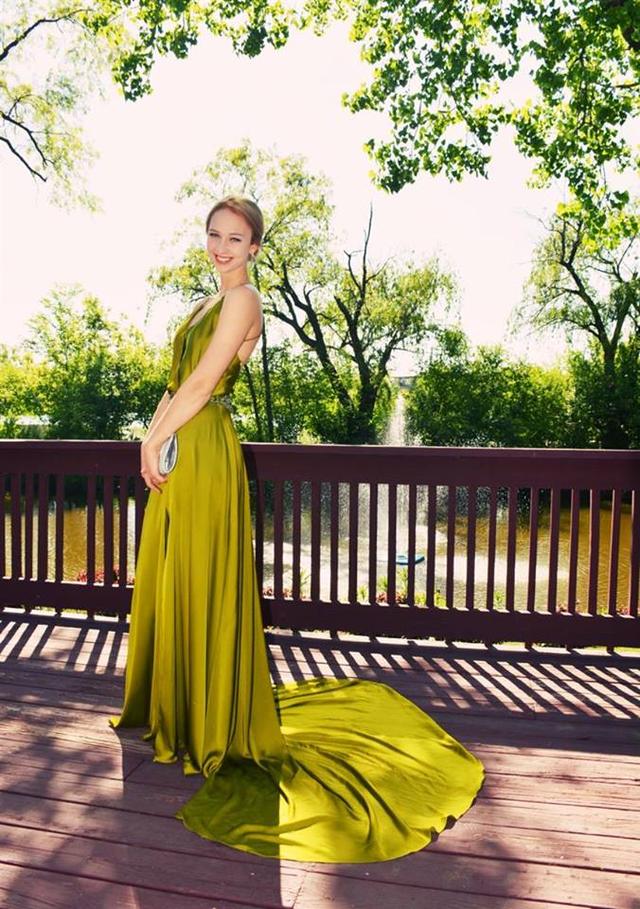 原创神童画家阿琪雅纳akianekramarik的奇妙人生与照片附akiane画作