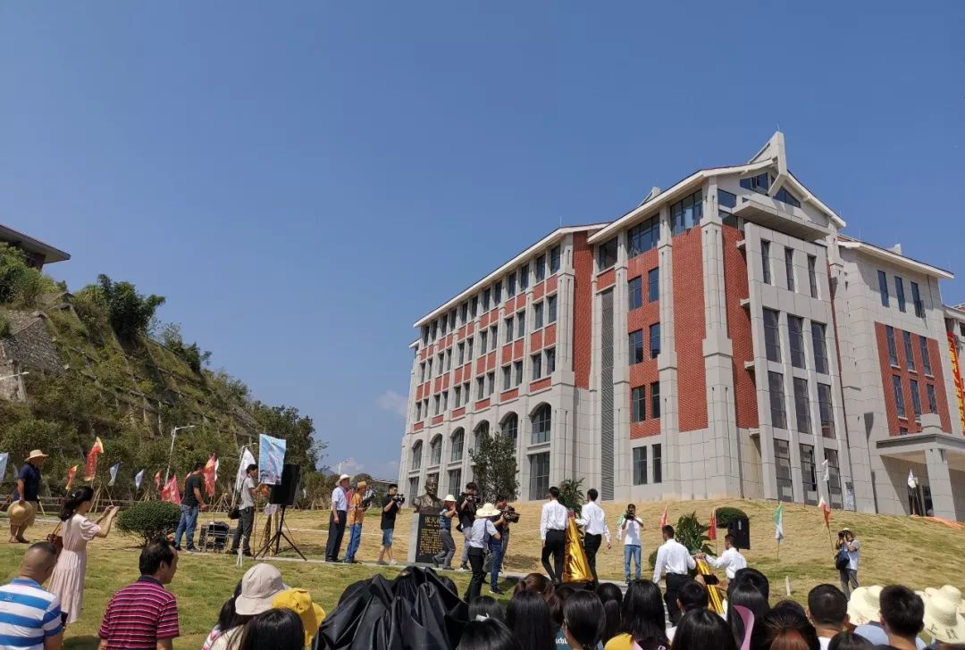 闽台两岸茶人共同考察闽东茶旅回首茶界泰斗张天福在闽东的昔日足迹