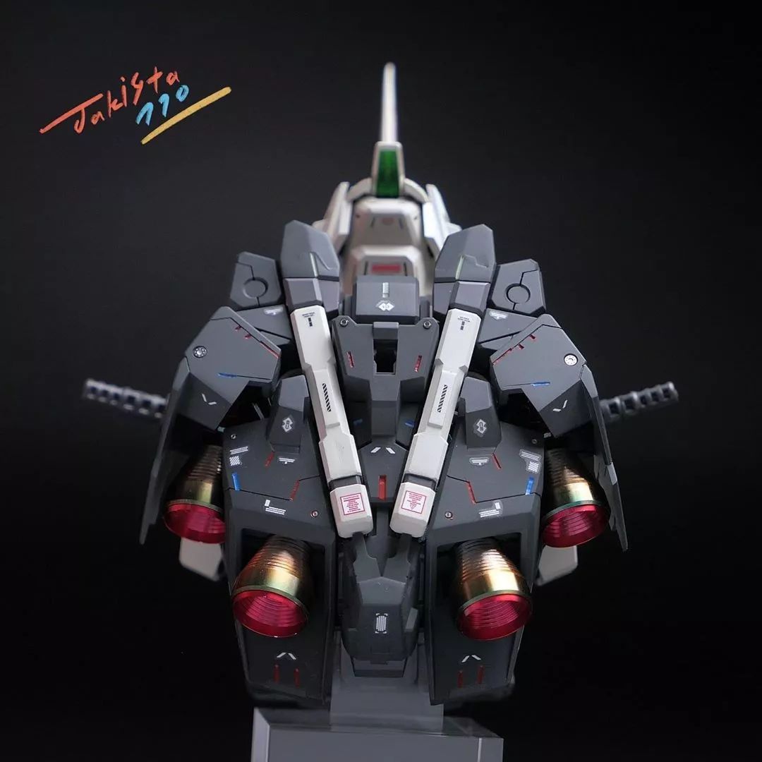 奥黛丽·本(米妮瓦·拉欧·扎比)是用1/60比例来进行改造的,本来人物