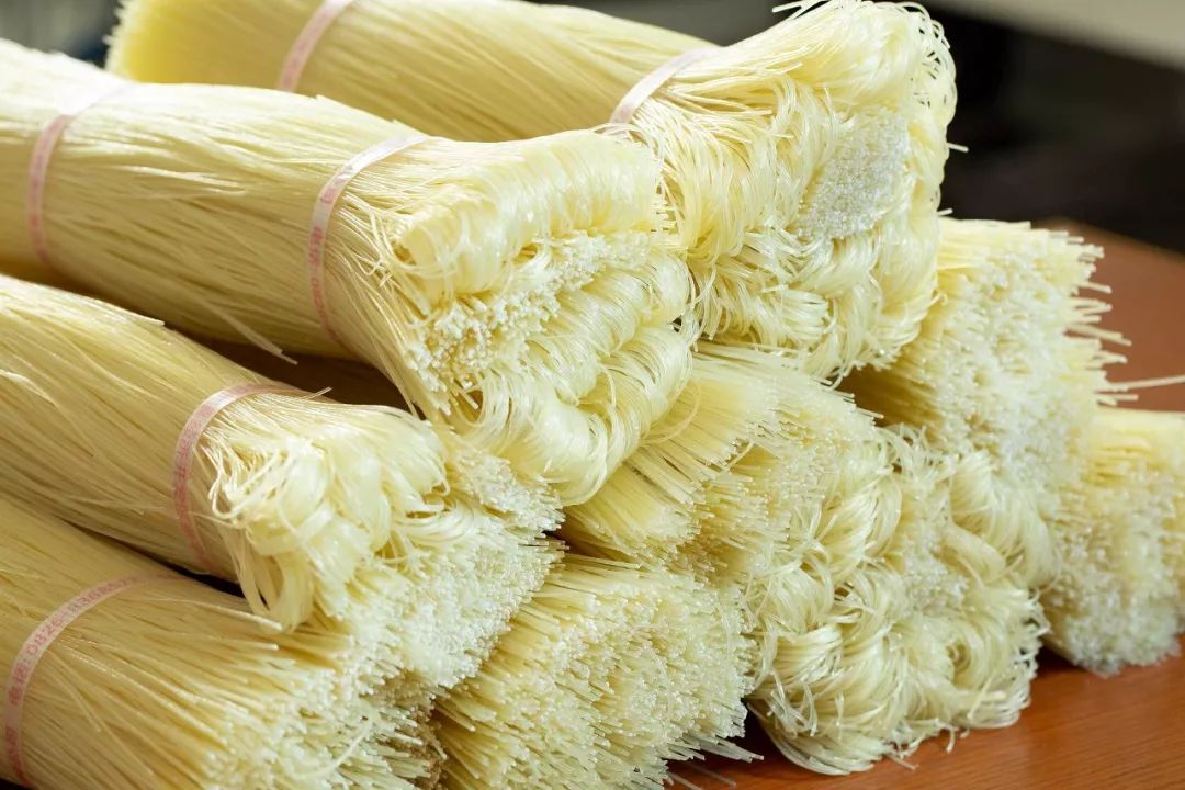 推动岳池米粉"走出去"让岳池米粉传统产业"老树"开"新花""不忘初心