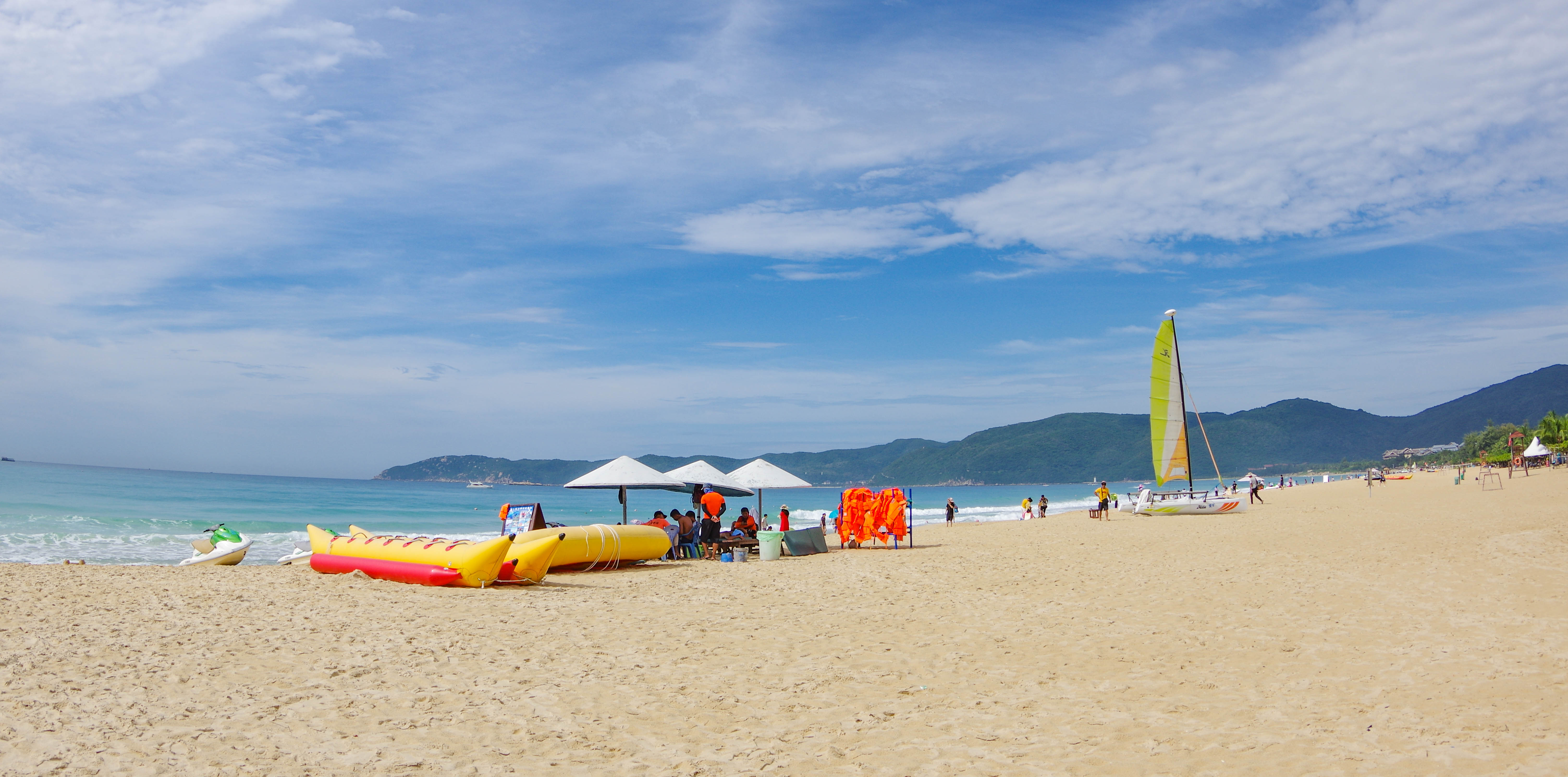 三亚最奇怪的沙滩度假酒店扎堆游客却寥寥无几