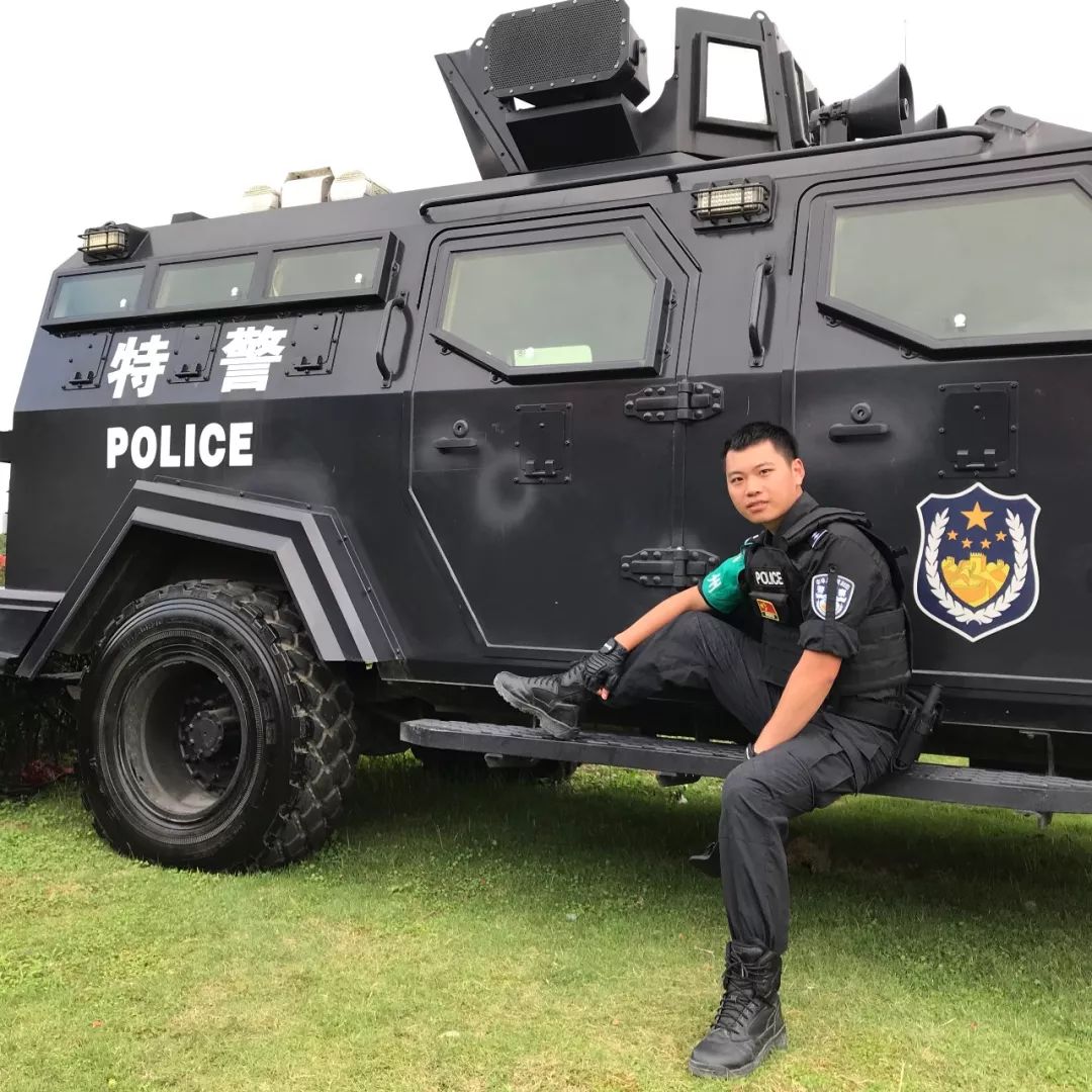 来看看这些颜值爆表的特警小哥哥