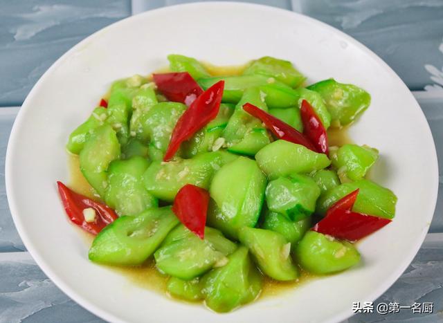 大厨分享蚝油丝瓜家常做法丝瓜翠绿不发黑所有技巧全在这