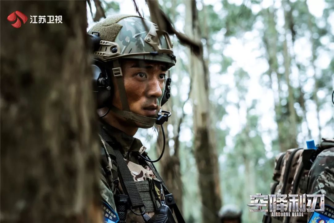 空降利刃乔梁作战中牺牲张启反思十九条错误