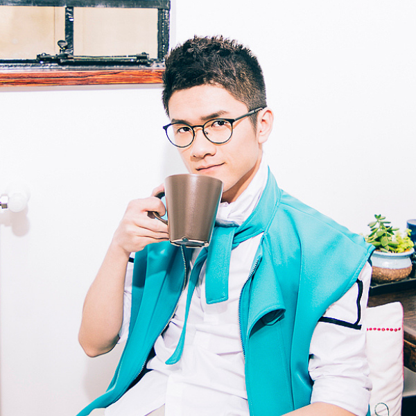 禹景曦永不言弃的拼搏属于电竞的未来你在哪