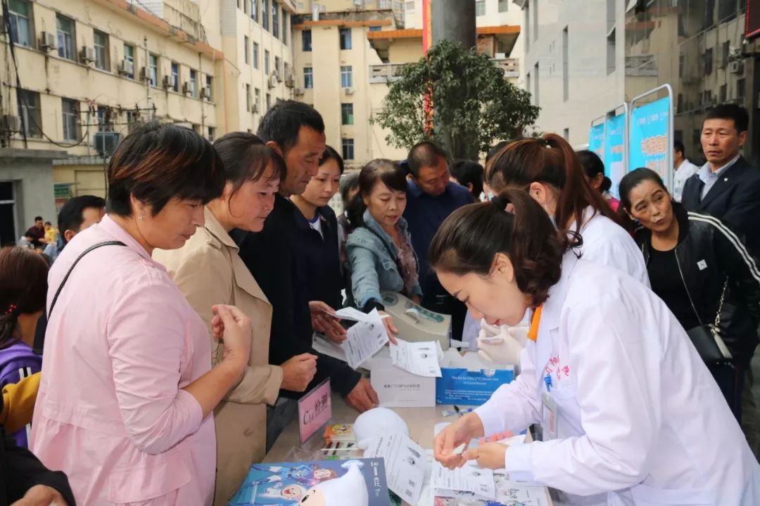 助力健康扶贫中核海得威公司向旬阳县医院捐赠幽门螺杆菌呼气试验检测