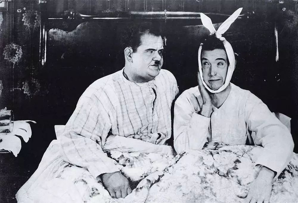 laurel)和"胖子"奥列佛·哈台(oliver hardy)是英国著名的喜剧演员