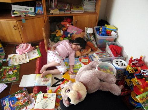 1周岁的孩子咬手捣乱是故意的吗不要误会了