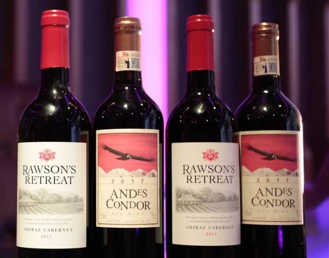 酒类洋酒,红酒,啤酒全供小食中式,西式,泰式全有还得星级大厨亲自把关