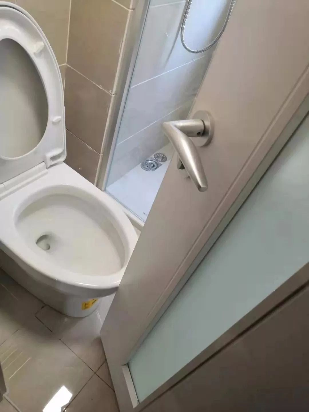 验房案例分享 | 马大哈的设计让武汉绿地理想城的马桶预留插座是这样