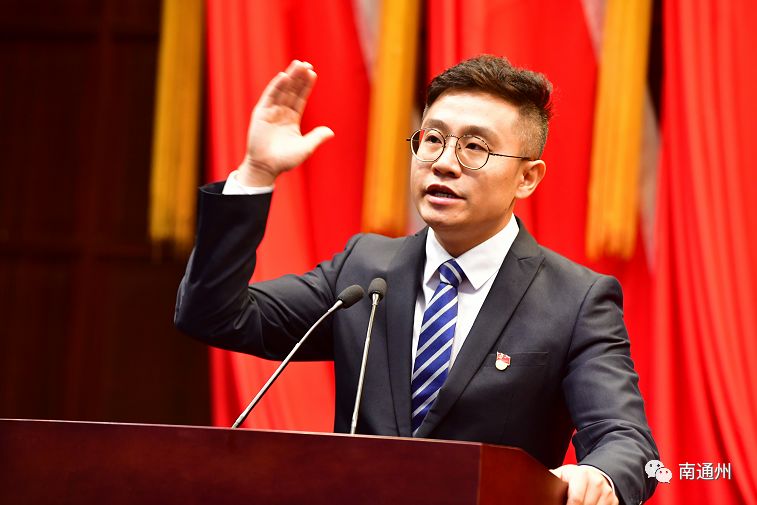 来自南通大学附属医院的陈韬,情感真挚地宣讲了通大附属医院老教授