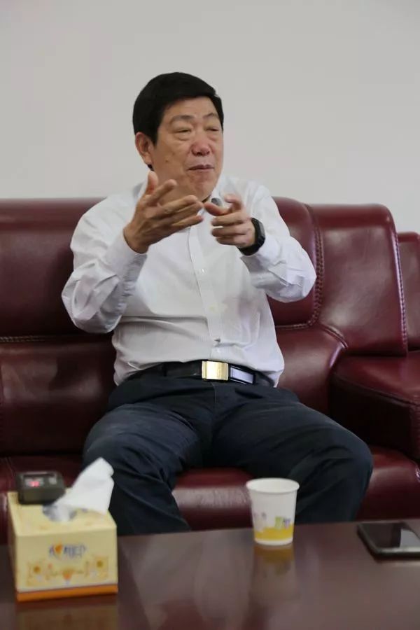 市领导会见漯河籍世锦赛冠军吕扬