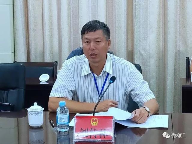 9月19日,市人大常委会副主任刘传林,梁日春率视察组到柳江视察扫黑除