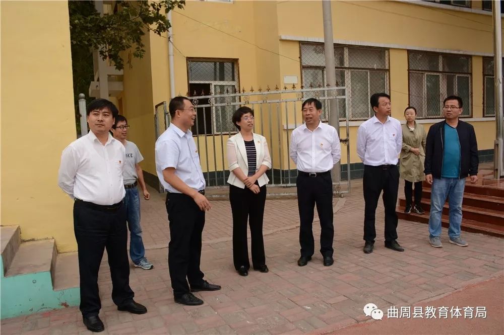 9月19日下午,县委书记李凡轻车简从,深入到县第二中学调研乡镇中学