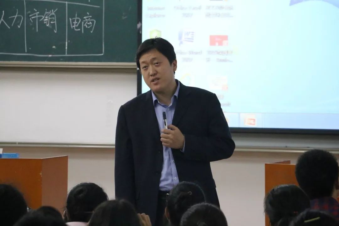 新生入学教育学生管理制度和学业成长主题教育活动