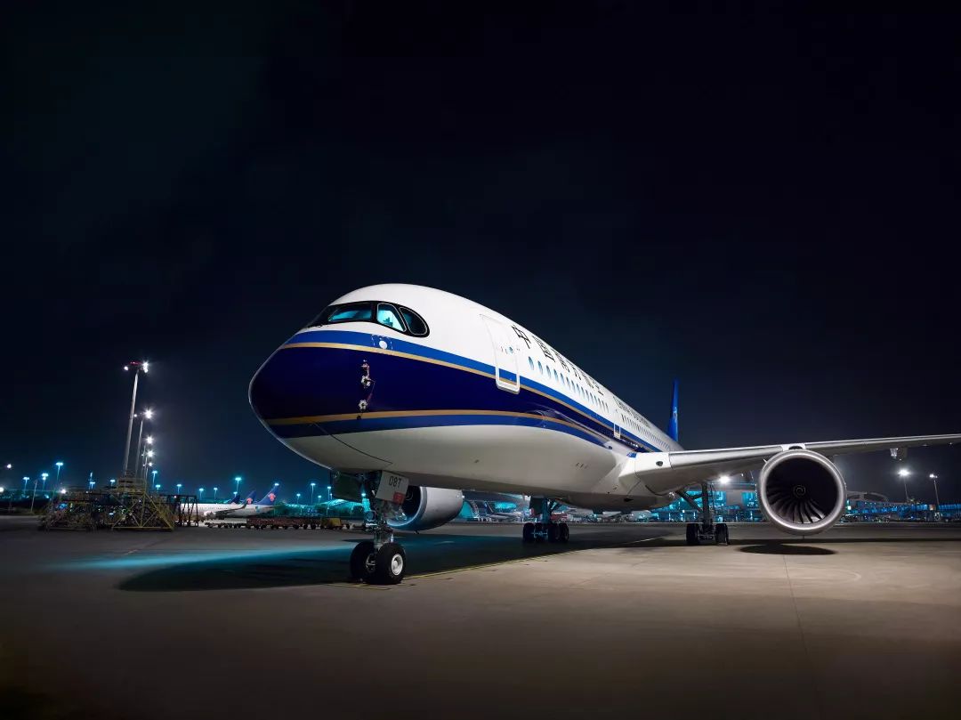 布里斯班上空惊现神秘飞行物,自带"墨镜",弯刀翼尖,代号已曝光_南航