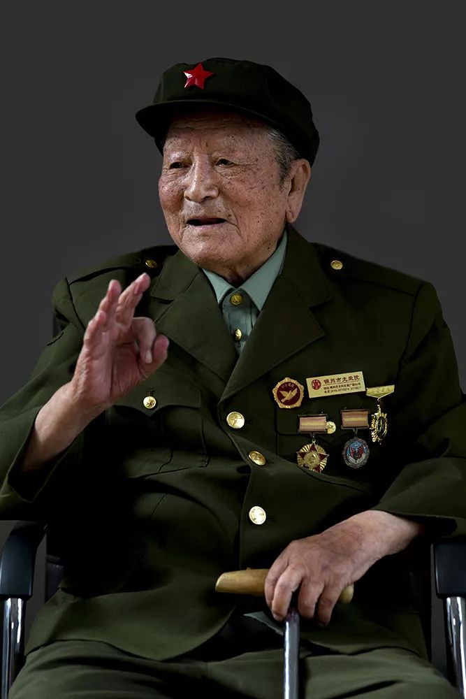 我们不会忘记锦州70位共和国老兵肖像摄影作品展启幕