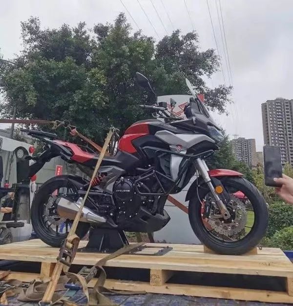 无钥匙启动!宗申650休旅实车来袭!