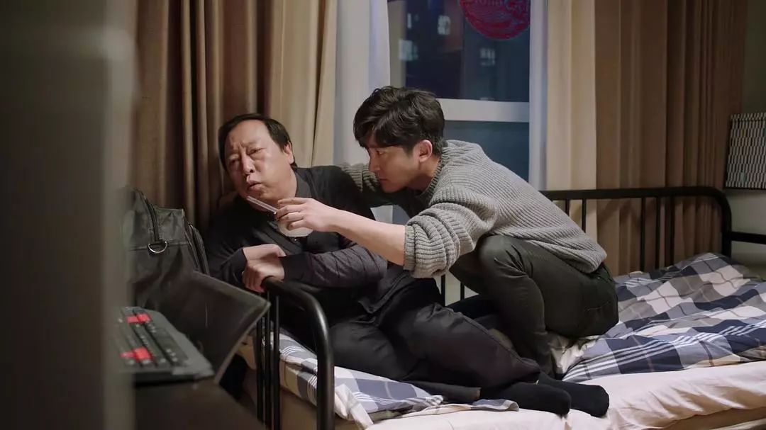 学生盒子58岁徐锦江崩溃大哭背后我却看到了2亿空巢老人的心酸