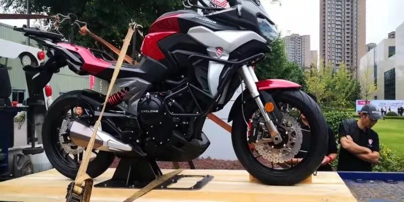 无钥匙启动!宗申650休旅实车来袭!