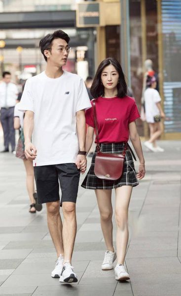 街拍男女情侣穿搭看出感情合拍度网友都说第6对最登对