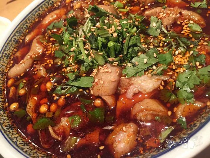 在成都有一种吃法叫做"冒" 好吃到根本停不下来_冒菜