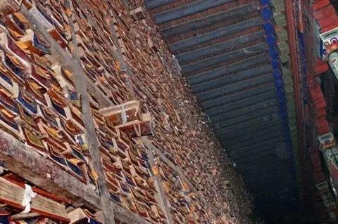 令人肃然起敬的萨迦寺藏书_经书