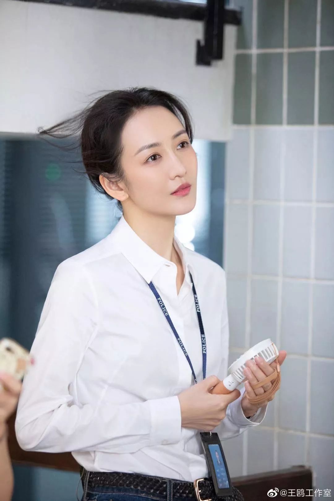 娱记说李溪芮叛离杨幂?娜扎被嫌弃?王鸥炒绯闻?白宇朱一龙合体捞金?