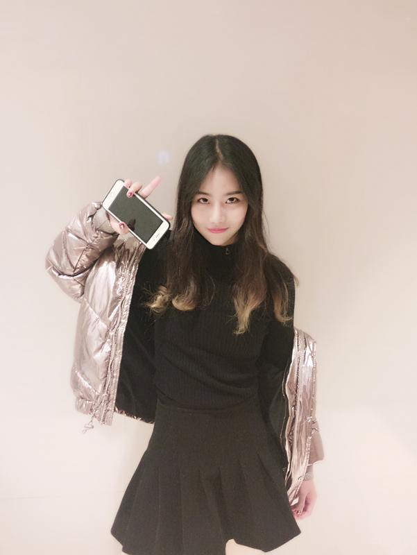 女足小花颜值惊人,堪比赵丽娜,网友:有这颜值还踢啥足球?_陶祝丹