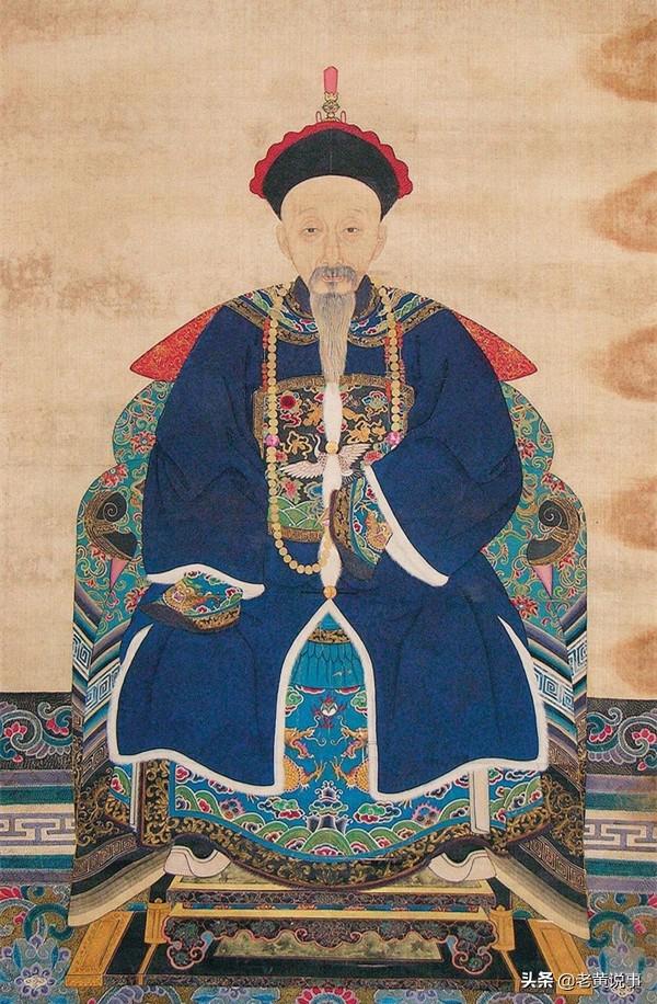 十九年出生于扬州的一户官宦之家,其祖父是武进士出身,曾管至湖南参将