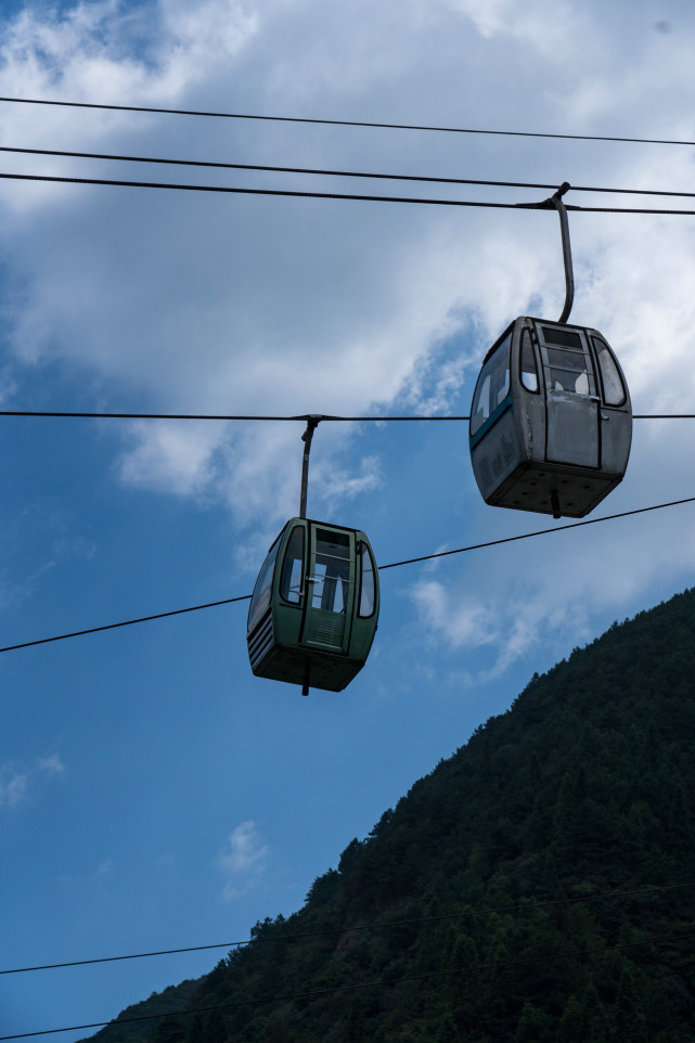 这是一处懒人可以观景的大山,这是一处老弱病残都可俯视的金铙山.